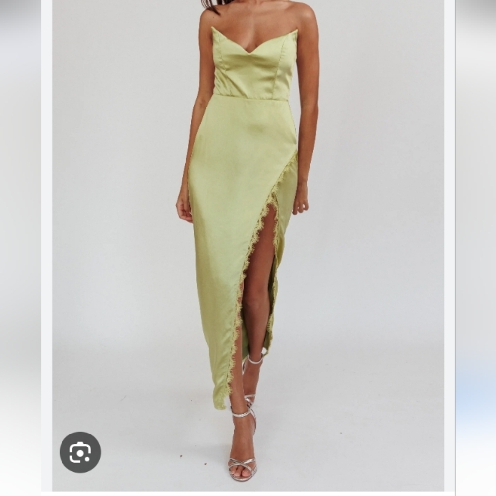 Elegant Strapless Green Dress Selfie Leslie